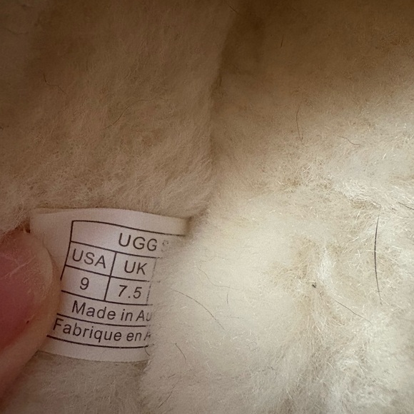 UGG Cream Fleece Lined Footwear Tasman II size 9 - Picture 3 of 4